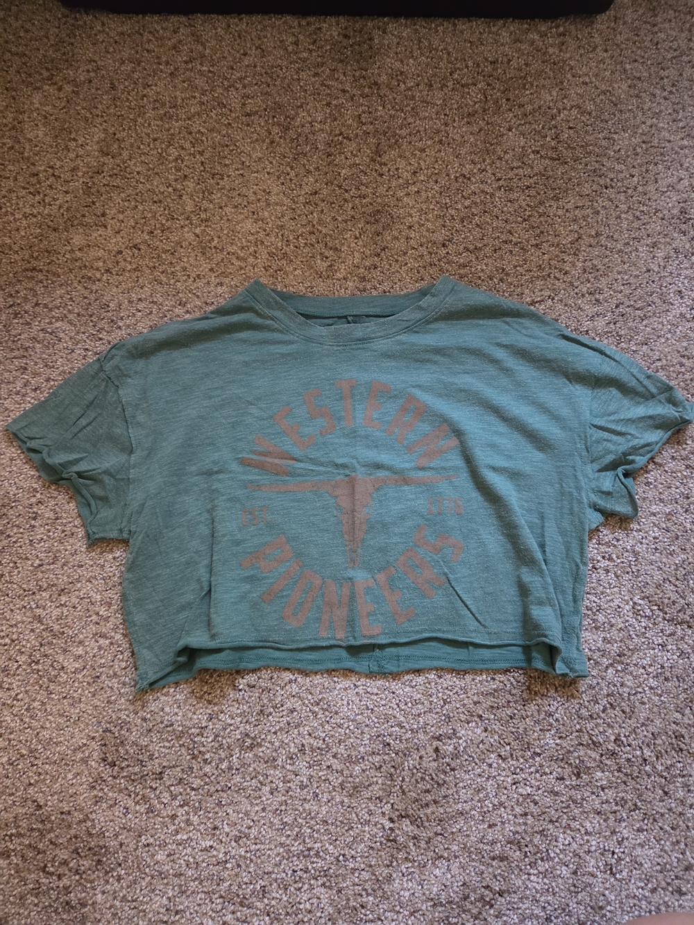Green 'Western Pioneers' Crop Tee